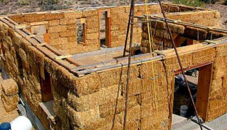Britanija počinje graditi prve kuće od slame