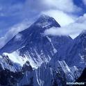 Na vrhu Everesta 24 sata će moliti za mir