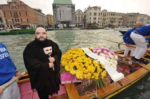 Venecijanci održali sprovod svojem gradu