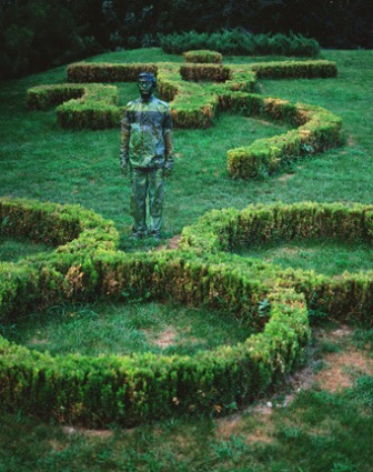 Liu Bolin...invisible man...