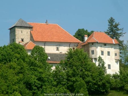 Stari grad Slavetić