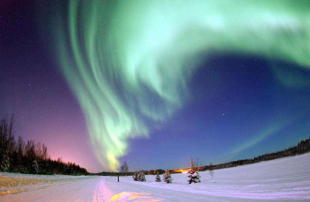 VIDEO Pogledajte jedinstvene snimke: Aurora borealis pleše na noćnom nebu Arktika