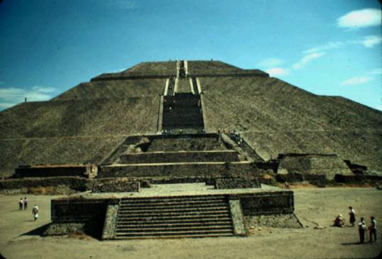 TEOTIHUACAN - MEKSICKE PIRAMIDE (1)