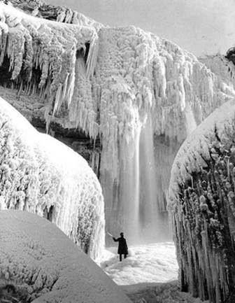 {Armageddon} Frozen Niagara Falls 102 years ago