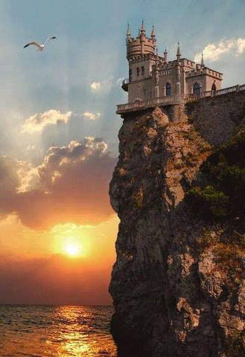 Dok čarobni dvorac krije umorne spavače..