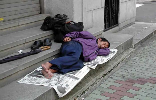Kraj ljudskosti: u Americi sve više gradova zakonom brani hraniti beskućnike