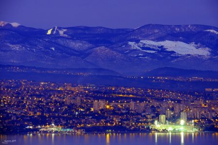 Slika Stadiona,Bazena i noćno skijanje na Platku