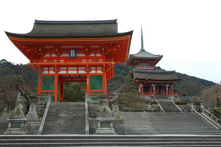 MESTO MOĆI KIYOMIZU-DERA, KYOTO, JAPAN