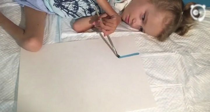 Girl With Muscular Dystrophy Makes Amazing Paintings