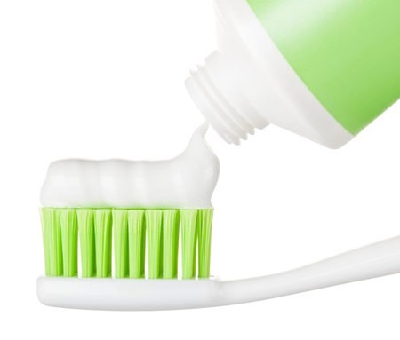 Kako napraviti domaću pastu za zube od prirodnih sastojaka