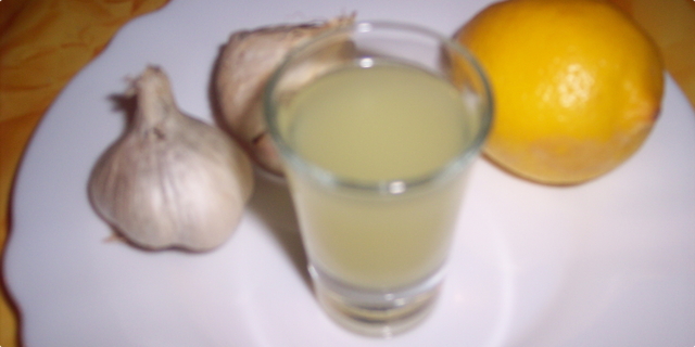 Napitak od limuna i češnjaka za snižavanje masnoće u krvi