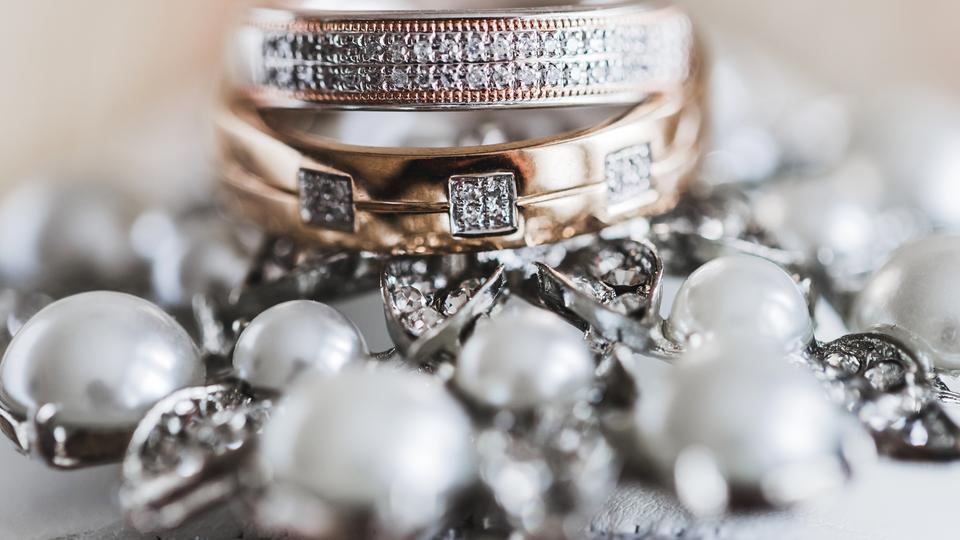 Kako čistiti srebreni nakit i kristale
