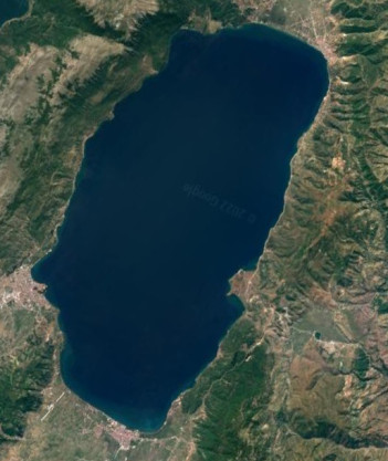Ohridsko jezero ili...čovjek sa šubarom
