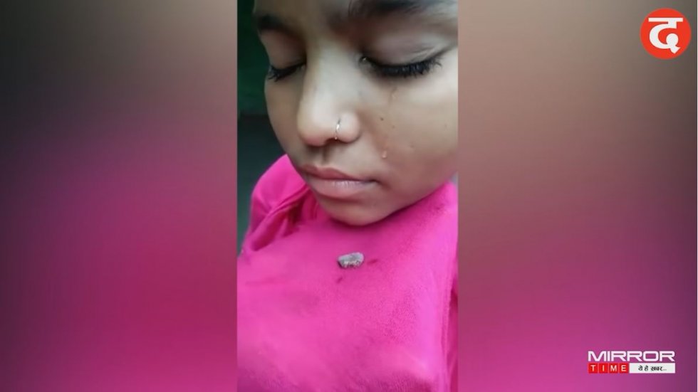 Djevojčica isplakuje kamenje! ....