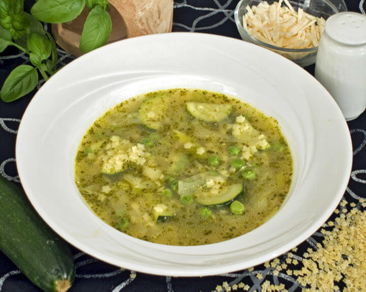 Ljetna juha s pestom