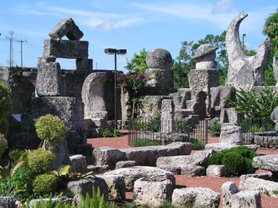 Koraljni dvorac-antigravitacija