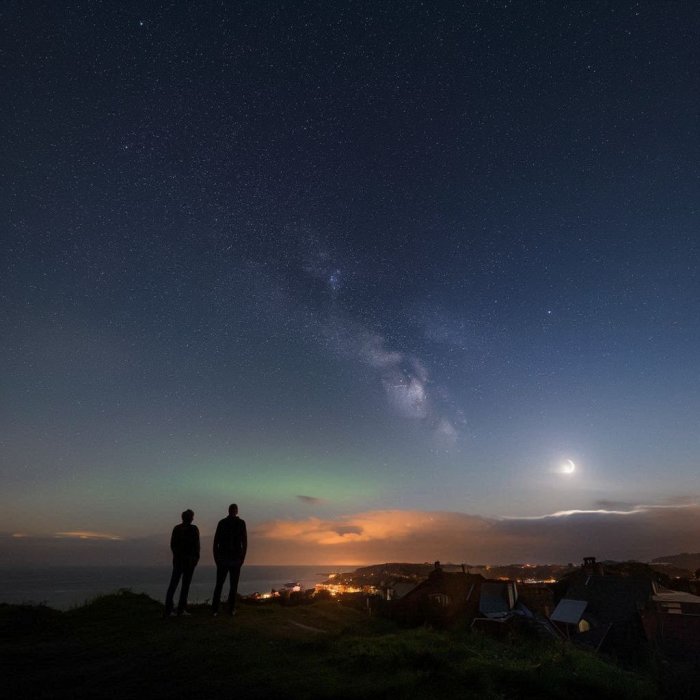 iz ljubavi (prema apsurdu..uguran gladom..na ulici su..)