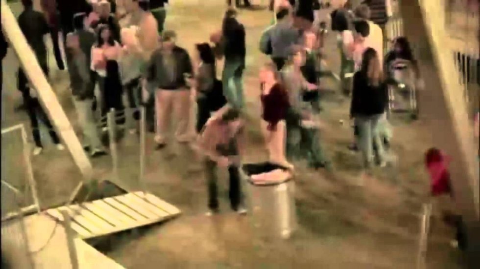 Daruj malo ljubavi (Give a little love)