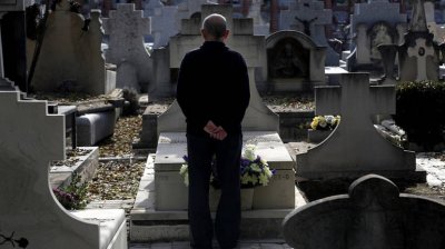 Dajte smisao svojem životu - Ne prekapajte po grobovima