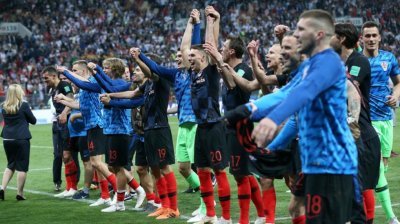 MENI STE POTREBI RAZLIČITI