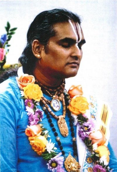 OM SRI SVAMI VISHWANANDA NAMAHA!