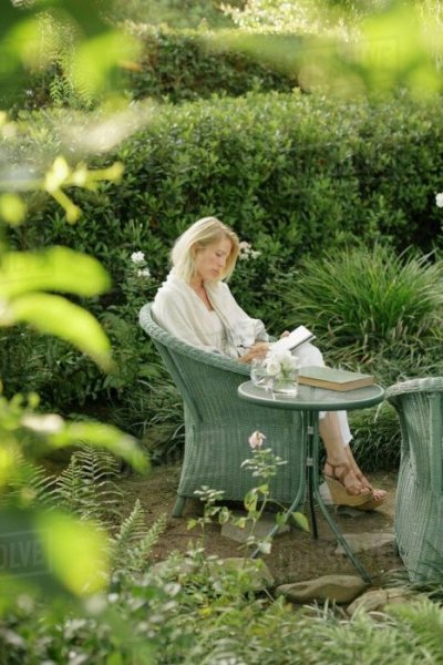 Glad za ljubavlju nastaje rano