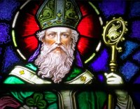 Sveti Patrik, zaštitnik Irske čiji se dan slavi ciljem svijeta: Znate li simboliku djeteline s tri lista?